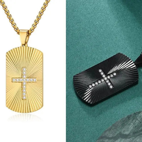 Raylur Cross Necklace in Noir