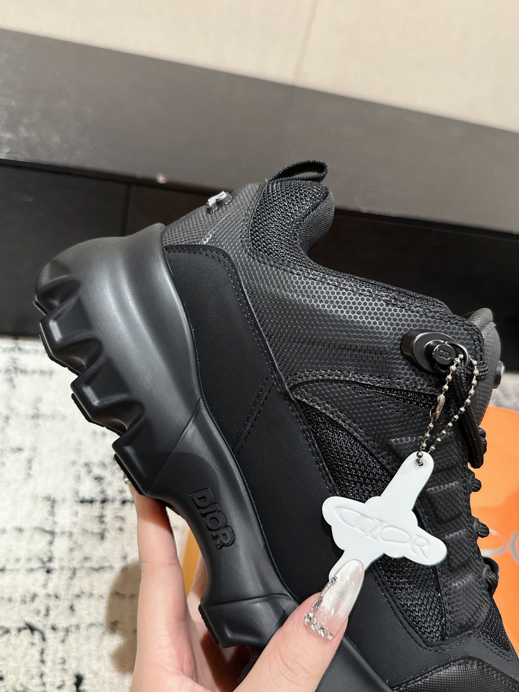 D-Sneakers