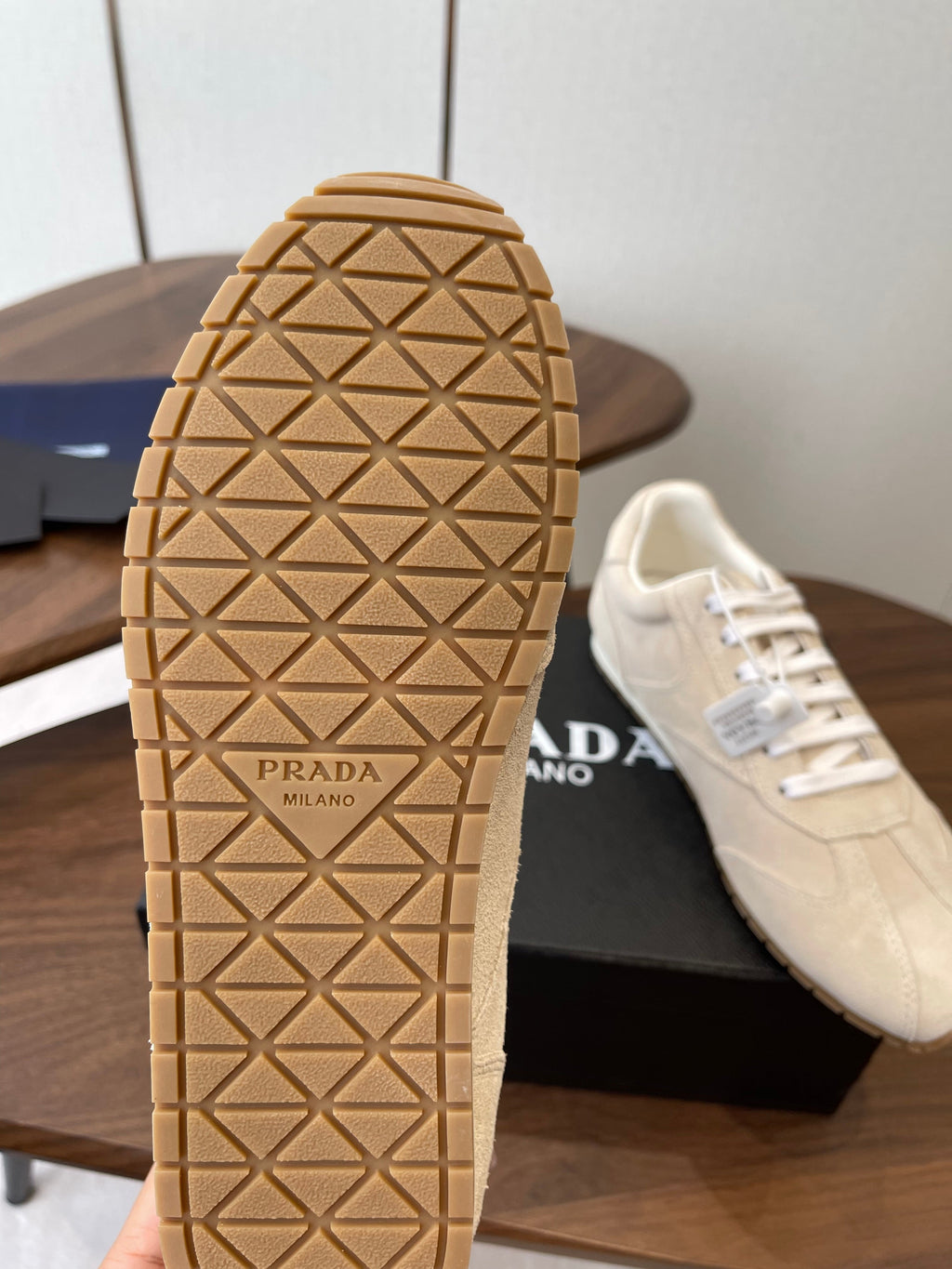 P-Sneakers