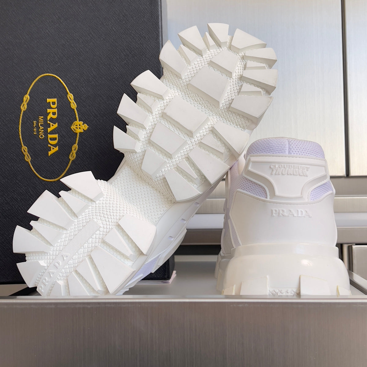P-Sneakers