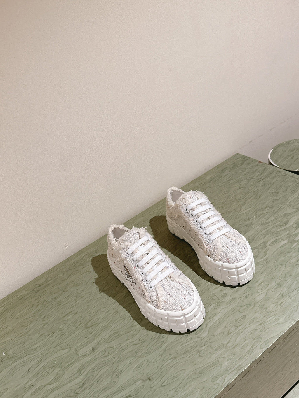 P-Sneakers