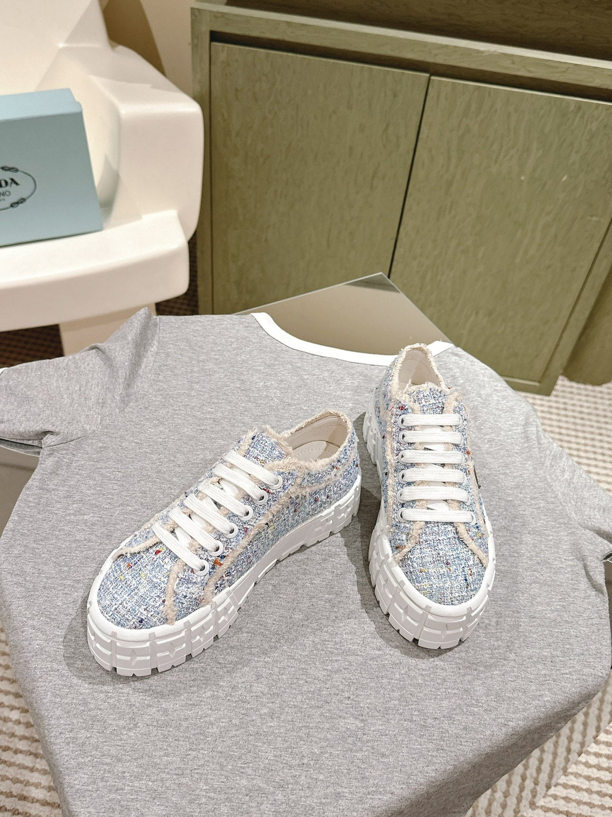 P-Sneakers