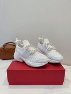 R-Sneakers