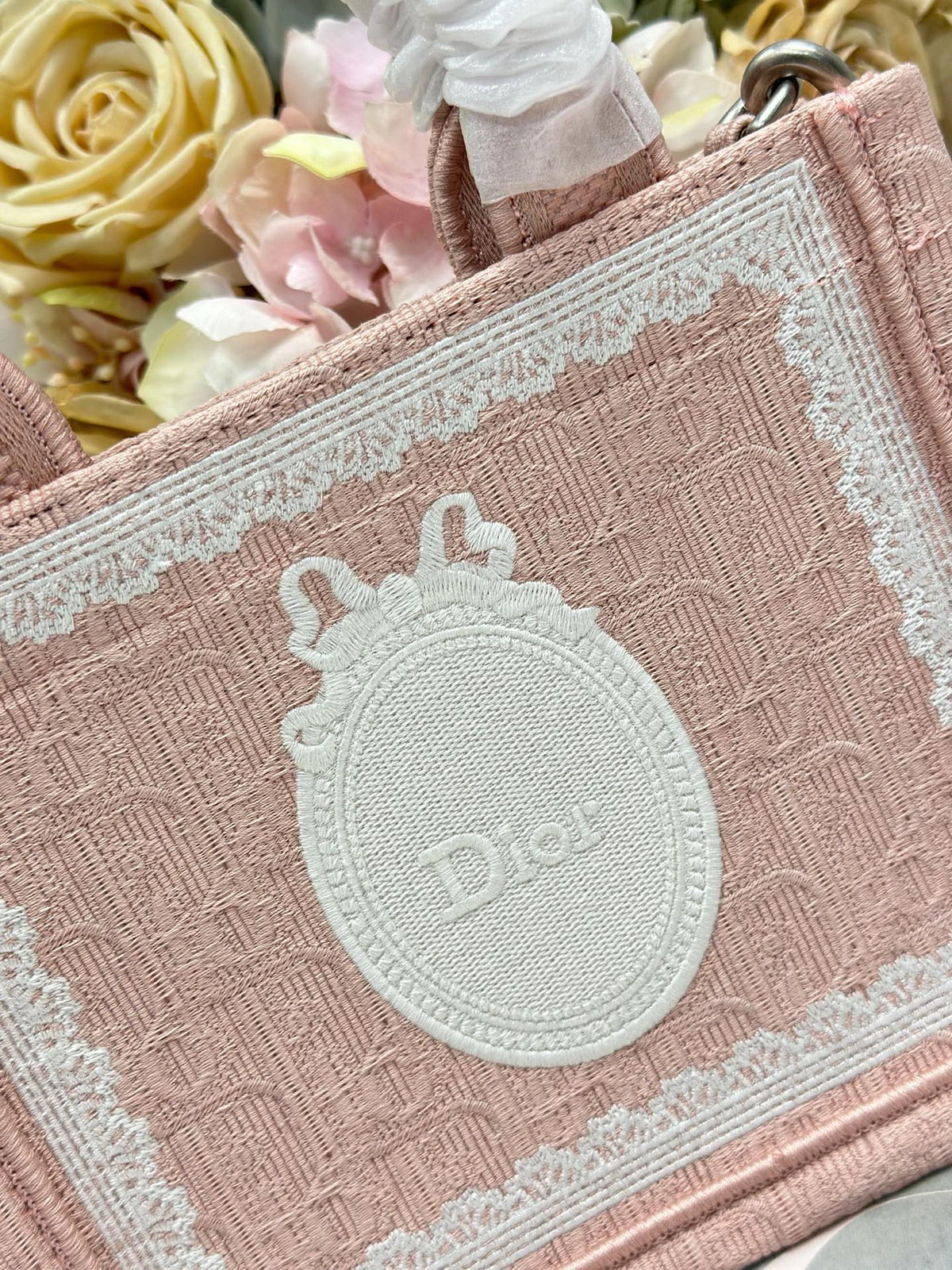 D-Book Tote