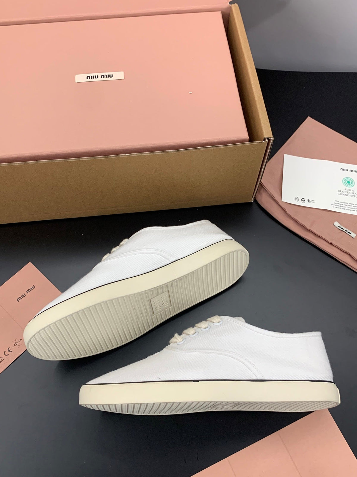 M-Sneakers
