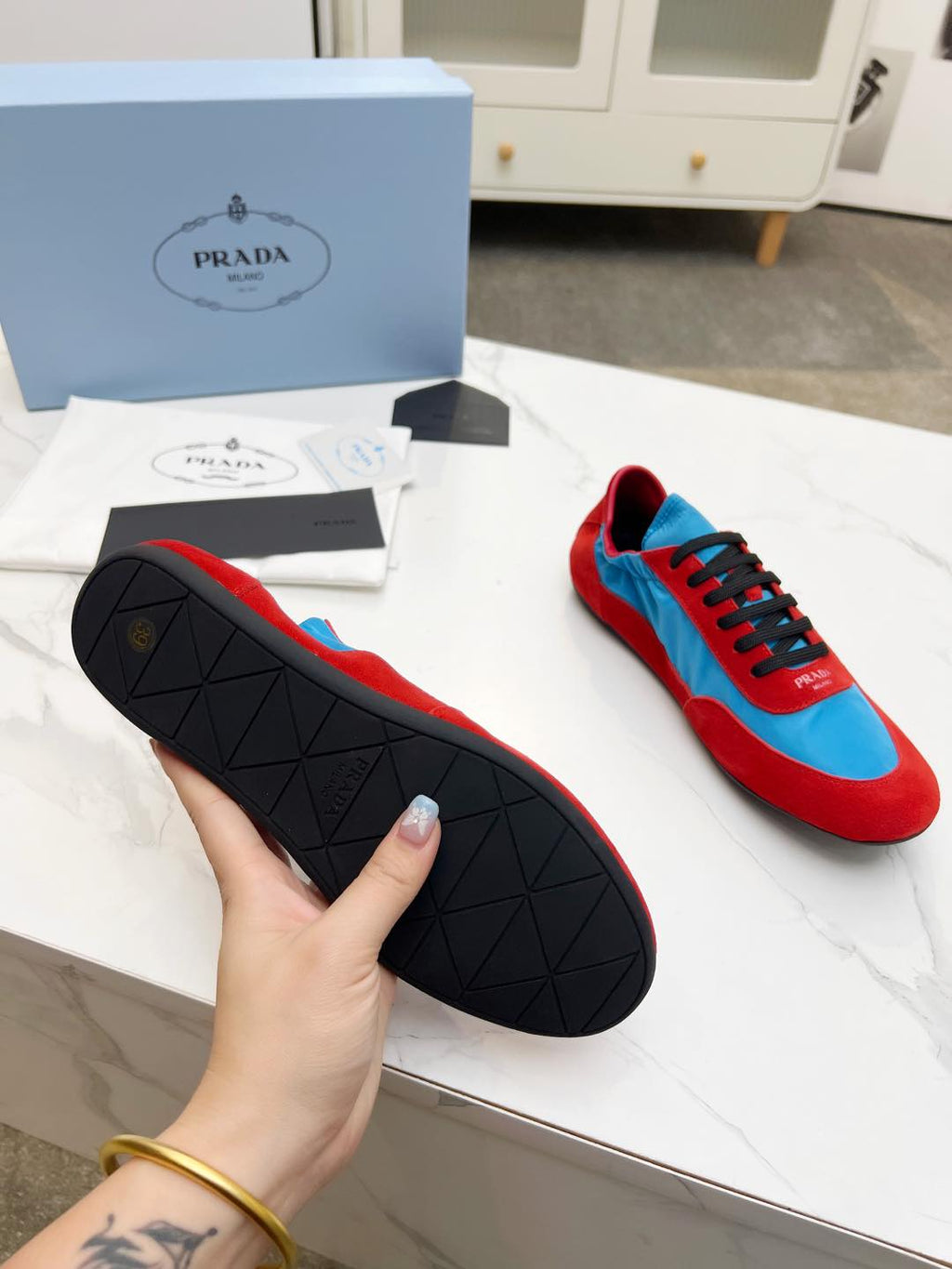 P-Sneakers