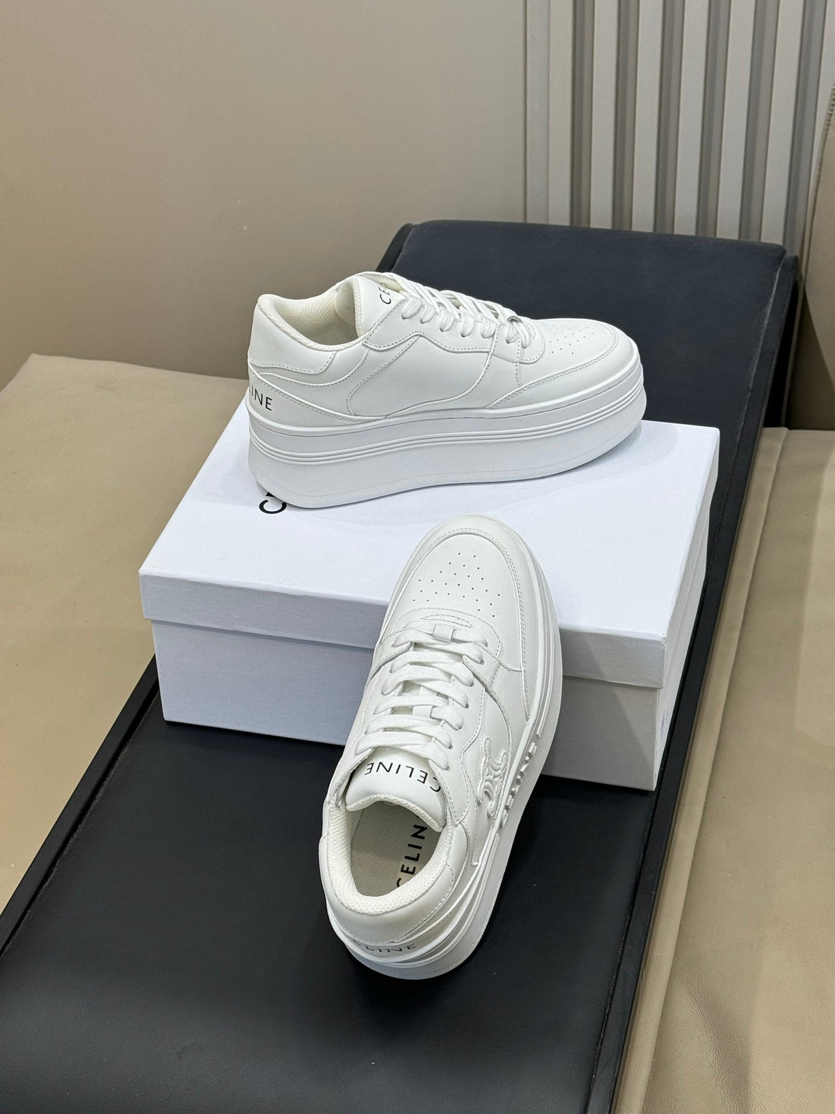 S-Sneakers