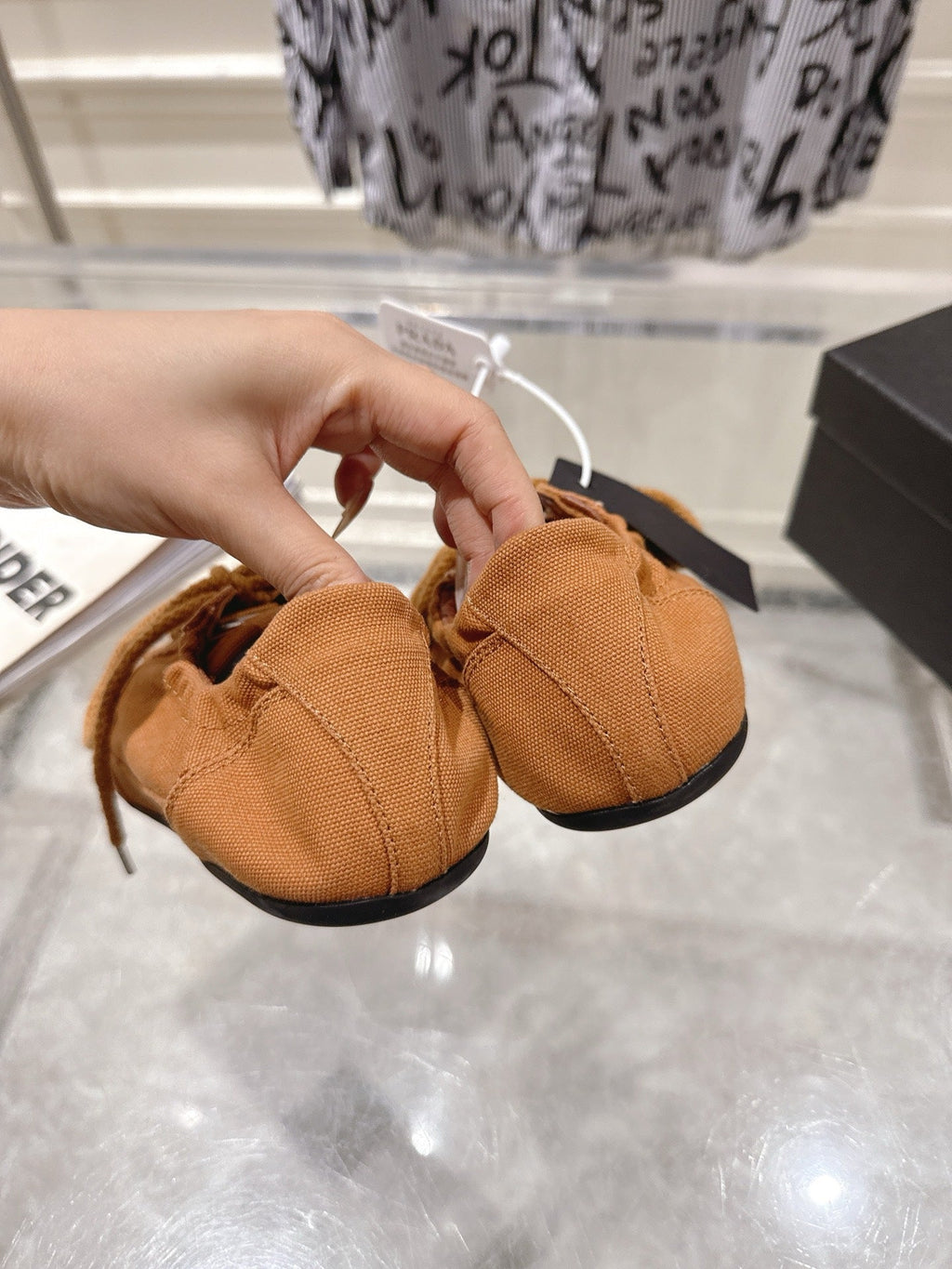 P-Sneakers